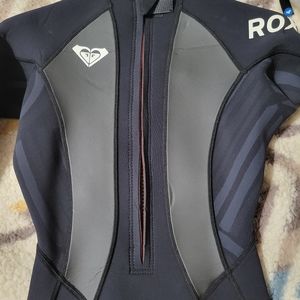 Roxy Women’s Front-Zip Swim Wetsuit Jacket in Black and Gray